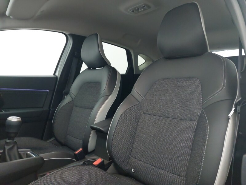 Used Renault Captur 2024 for sale - 77948859: Photo 12