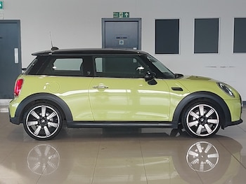 Used MINI Hatch 2022 for sale - 76383608: Photo