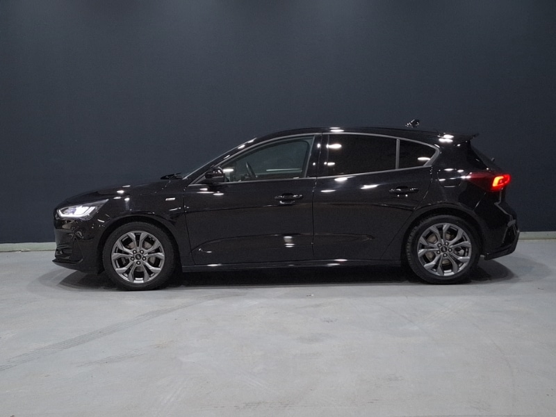 Used Ford Focus 2023 for sale - 76920984: Photo 4