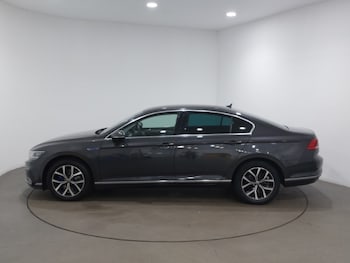 Used Volkswagen Passat 2022 for sale - 79522830: Photo