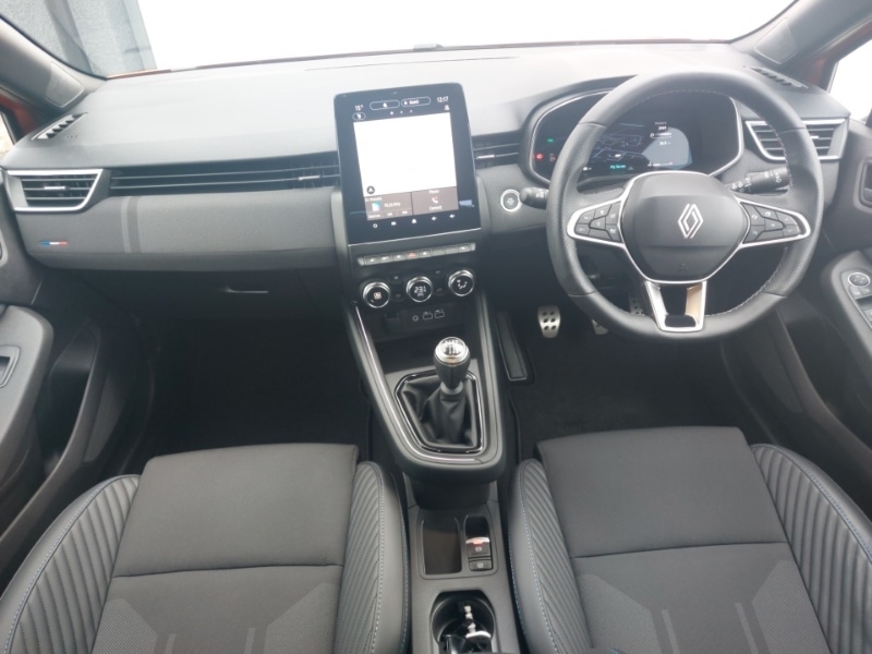 Used Renault Clio 2025 for sale - 76639879: Photo 2