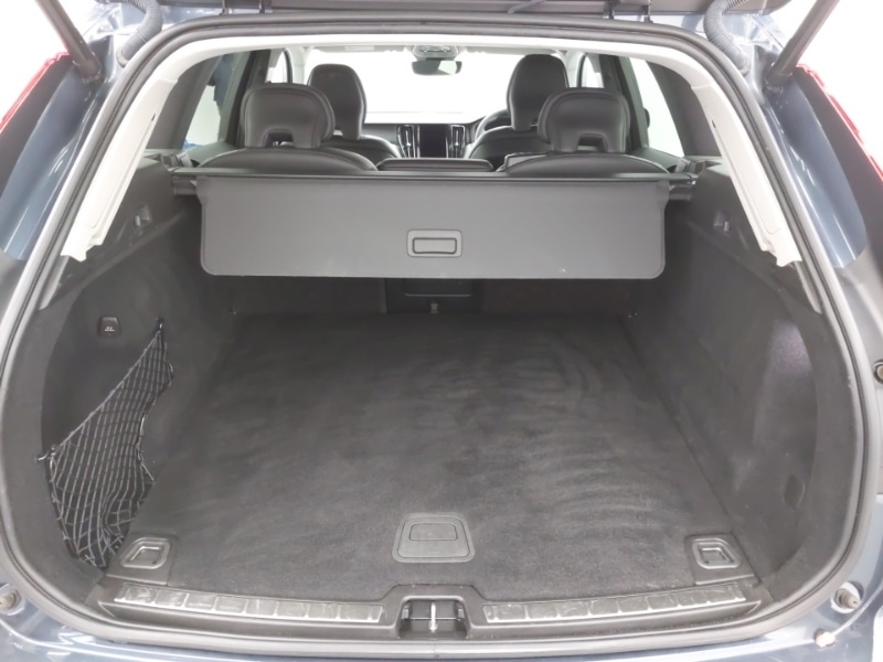 Used Volvo XC60 2023 for sale - 77628059: Photo 8