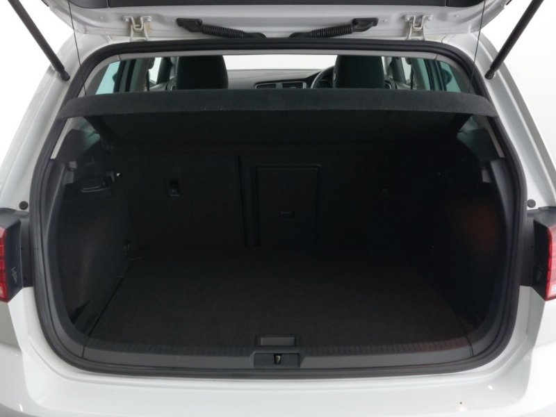 Used Volkswagen Golf 2019 for sale - 76688235: Photo 8