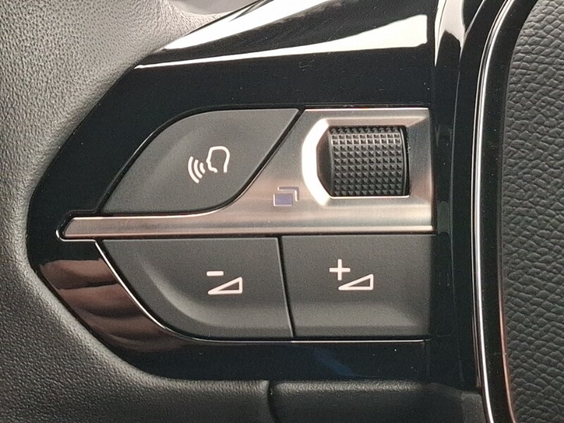 Used Peugeot 2008 2023 for sale - 77467801: Photo 12