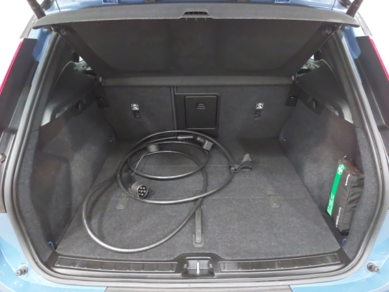 Used Volvo XC40 2022 for sale - 76854579: Photo 8