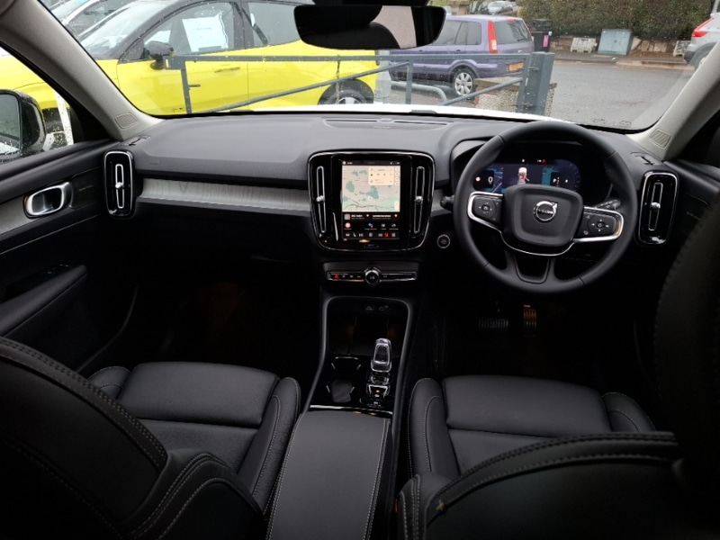 Used Volvo XC40 2025 for sale - 77150751: Photo 2