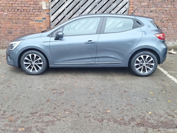 Used Renault Clio 2021 for sale - 77325833: Photo