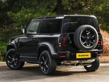 Used Land Rover Defender 2024 for sale - 79685869: Photo