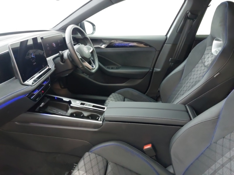 Used Volkswagen Passat 2024 for sale - 78211608: Photo 5