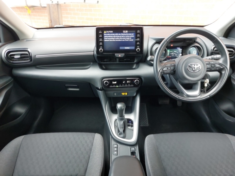 Used Toyota Yaris 2022 for sale - 77924018: Photo 2