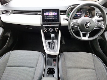 Used Renault Clio 2023 for sale - 77325855: Photo