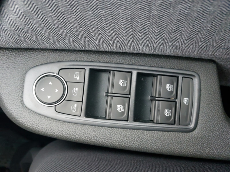 Used Renault Clio 2025 for sale - 77606667: Photo 12