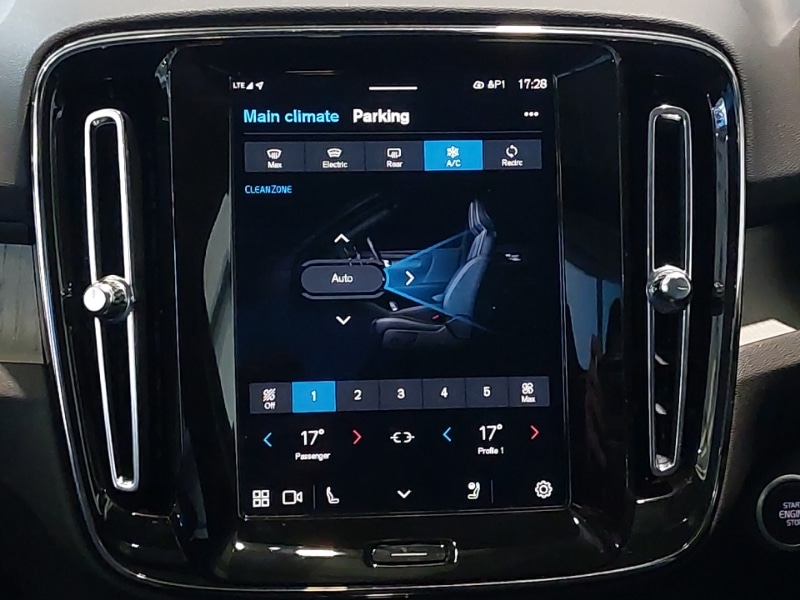 Used Volvo XC40 2024 for sale - 76442304: Photo 11