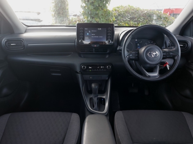 Used Toyota Yaris 2023 for sale - 77051963: Photo 2