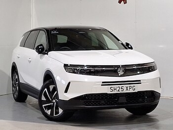 2025 - 1.2 Hybrid [136] Ultimate 5dr e-DCT6 [Pan Roof]