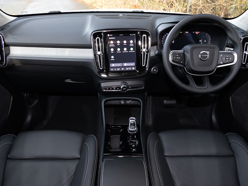 Used Volvo XC40 2025 for sale - 77380436: Photo 2