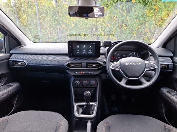 Used Dacia Sandero Stepway 2024 for sale - 76288739: Photo 2
