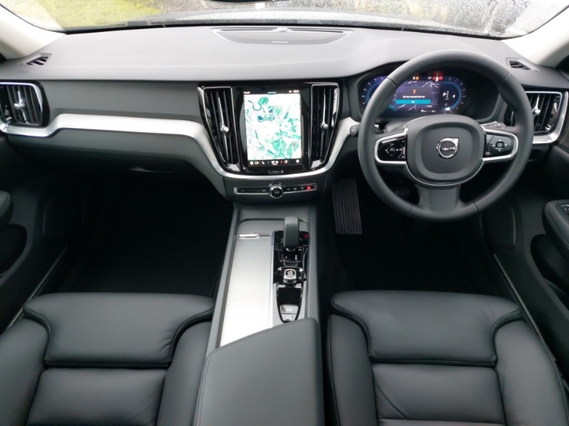 Used Volvo V60 2025 for sale - 77924168: Photo 2