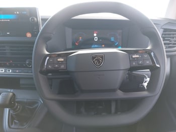 Used Peugeot Expert 2024 for sale - 76182870: Photo 2