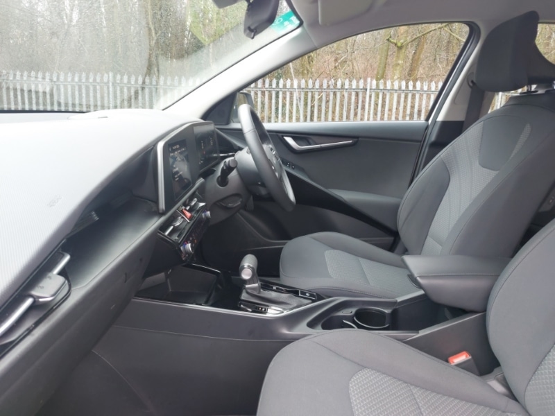 Used Kia Niro 2023 for sale - 77677777: Photo 5