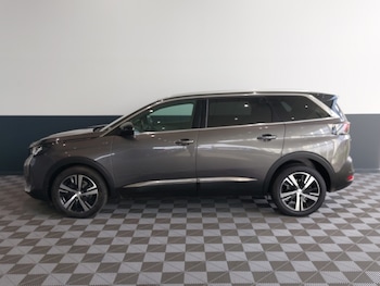 Used Peugeot 5008 2023 for sale - 77674471: Photo
