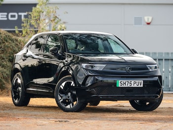 2025 - 115kW Ultimate 54kWh 5dr Auto