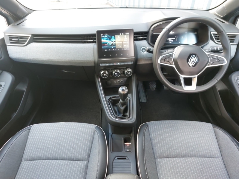 Used Renault Clio 2024 for sale - 77875496: Photo 2