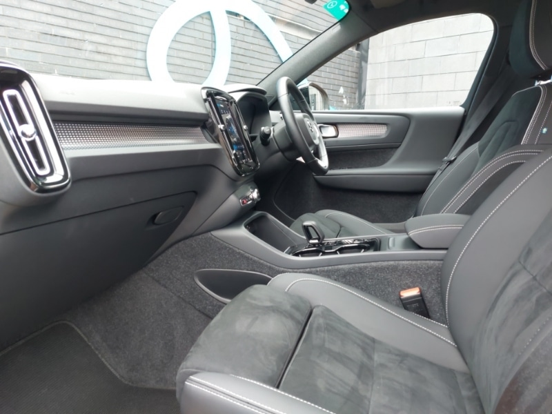 Used Volvo XC40 2024 for sale - 76348157: Photo 5