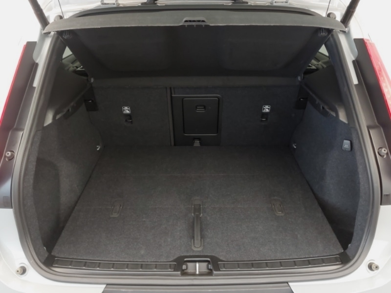 Used Volvo XC40 2024 for sale - 76837898: Photo 8