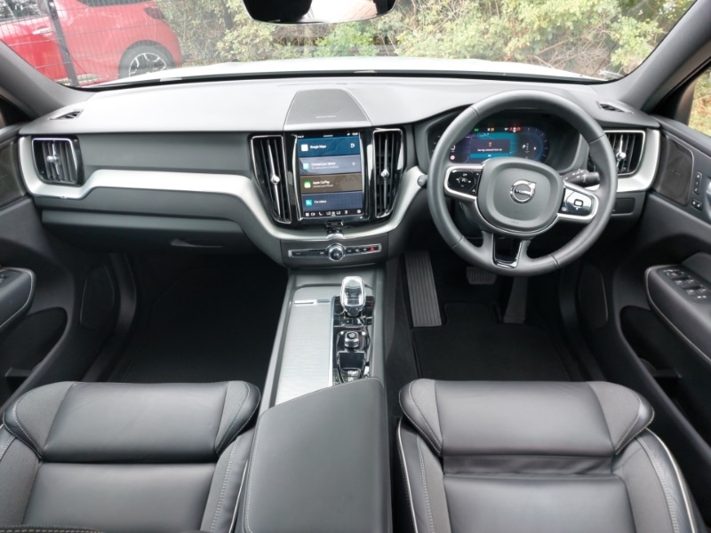 Used Volvo XC60 2024 for sale - 76861489: Photo 2