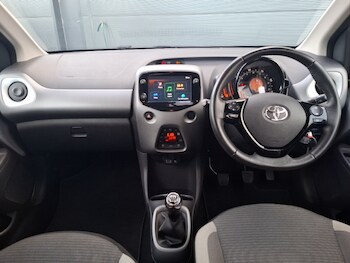 Used Toyota AYGO 2021 for sale - 76187591: Photo 2