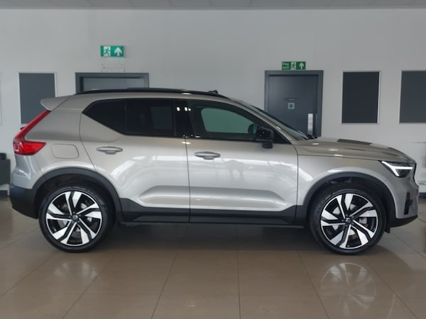 Used Volvo XC40 2024 for sale - 76293712: Photo 2