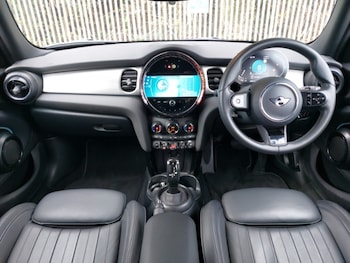 Used MINI Hatch 2023 for sale - 76456325: Photo