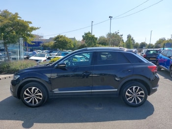 Used Volkswagen T-Roc 2022 for sale - 79451806: Photo