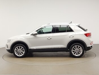 Used Volkswagen T-Roc 2023 for sale - 79086268: Photo