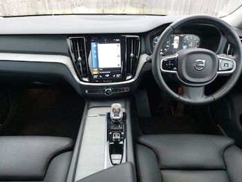 Used Volvo V60 2021 for sale - 77298845: Photo