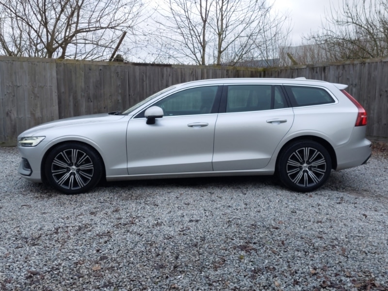 Used Volvo V60 2021 for sale - 77298845: Photo 4