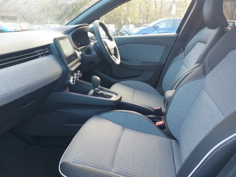 Used Renault Clio 2025 for sale - 76379329: Photo 5