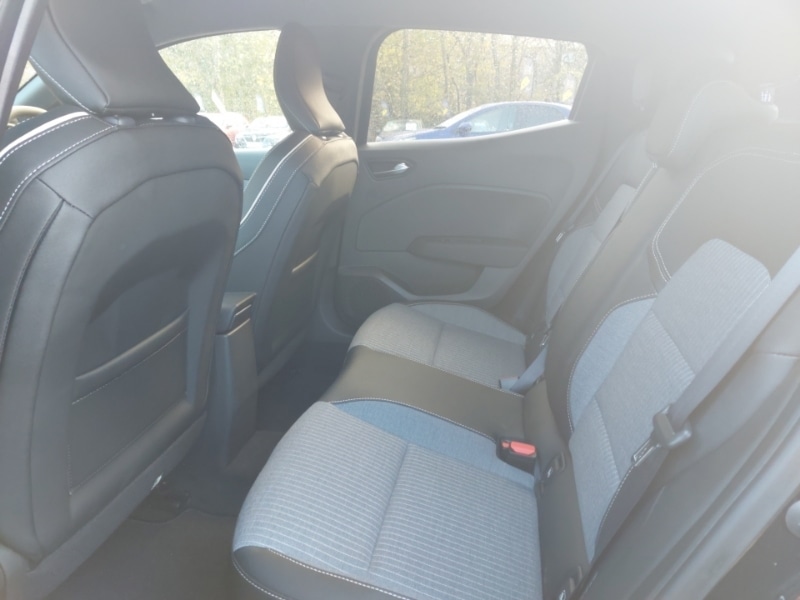 Used Renault Clio 2025 for sale - 76379329: Photo 6