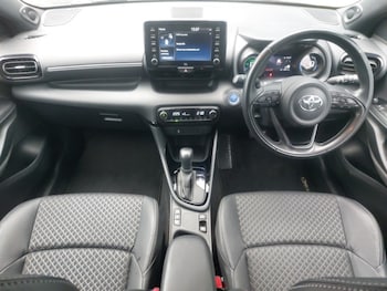 Used Toyota Yaris 2021 for sale - 76212631: Photo 2