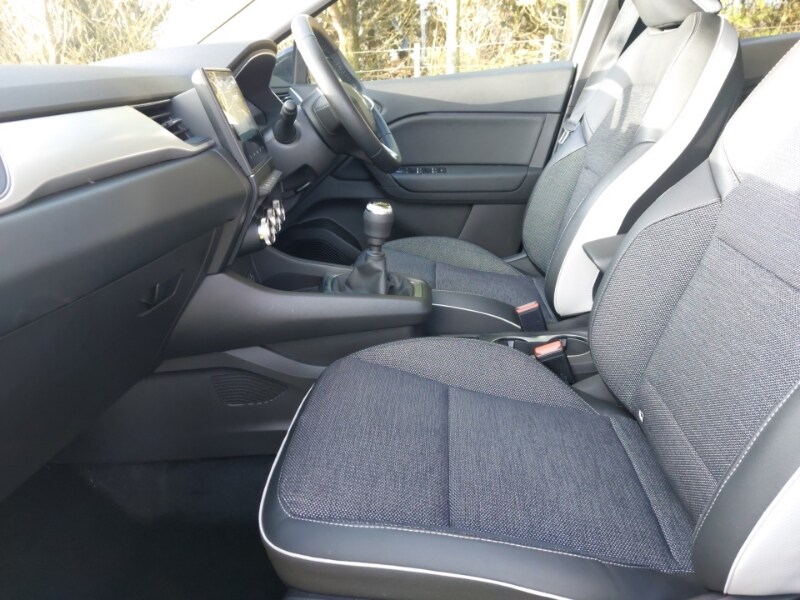 Used Renault Captur 2022 for sale - 77987359: Photo 5