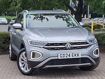 Used Volkswagen T-Roc 2024 for sale - 76506576: Photo