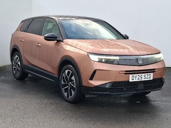 2025 - 1.2 Hybrid [136] Ultimate 5dr e-DCT6 [Pan Roof]