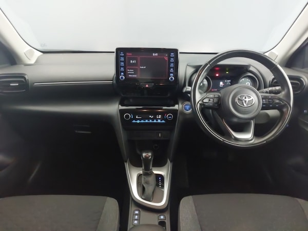 Used Toyota Yaris Cross 2022 for sale - 76301215: Photo 2