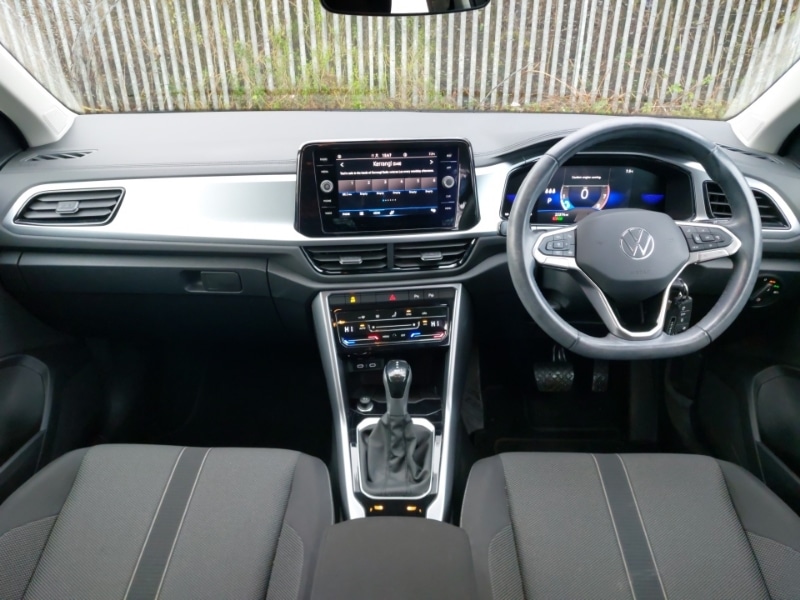 Used Volkswagen T-Roc 2023 for sale - 77708128: Photo 2