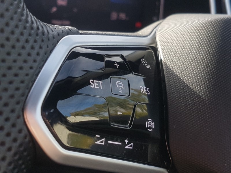 Used Volkswagen T-Roc 2022 for sale - 76614636: Photo 12