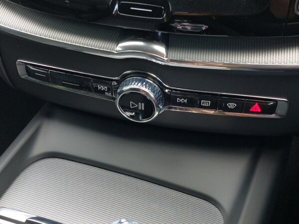 Used Volvo XC60 2024 for sale - 76182840: Photo 11