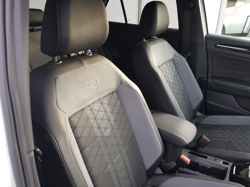 Used Volkswagen T-Roc 2022 for sale - 77015153: Photo 12