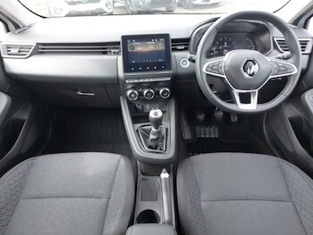 Used Renault Clio 2023 for sale - 78057420: Photo