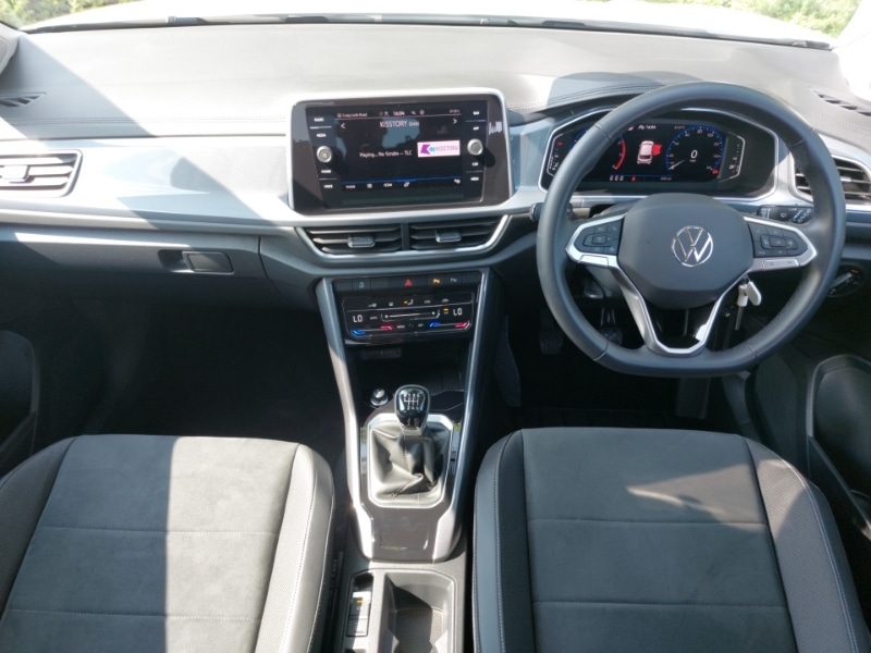 Used Volkswagen T-Roc 2023 for sale - 77169921: Photo 2